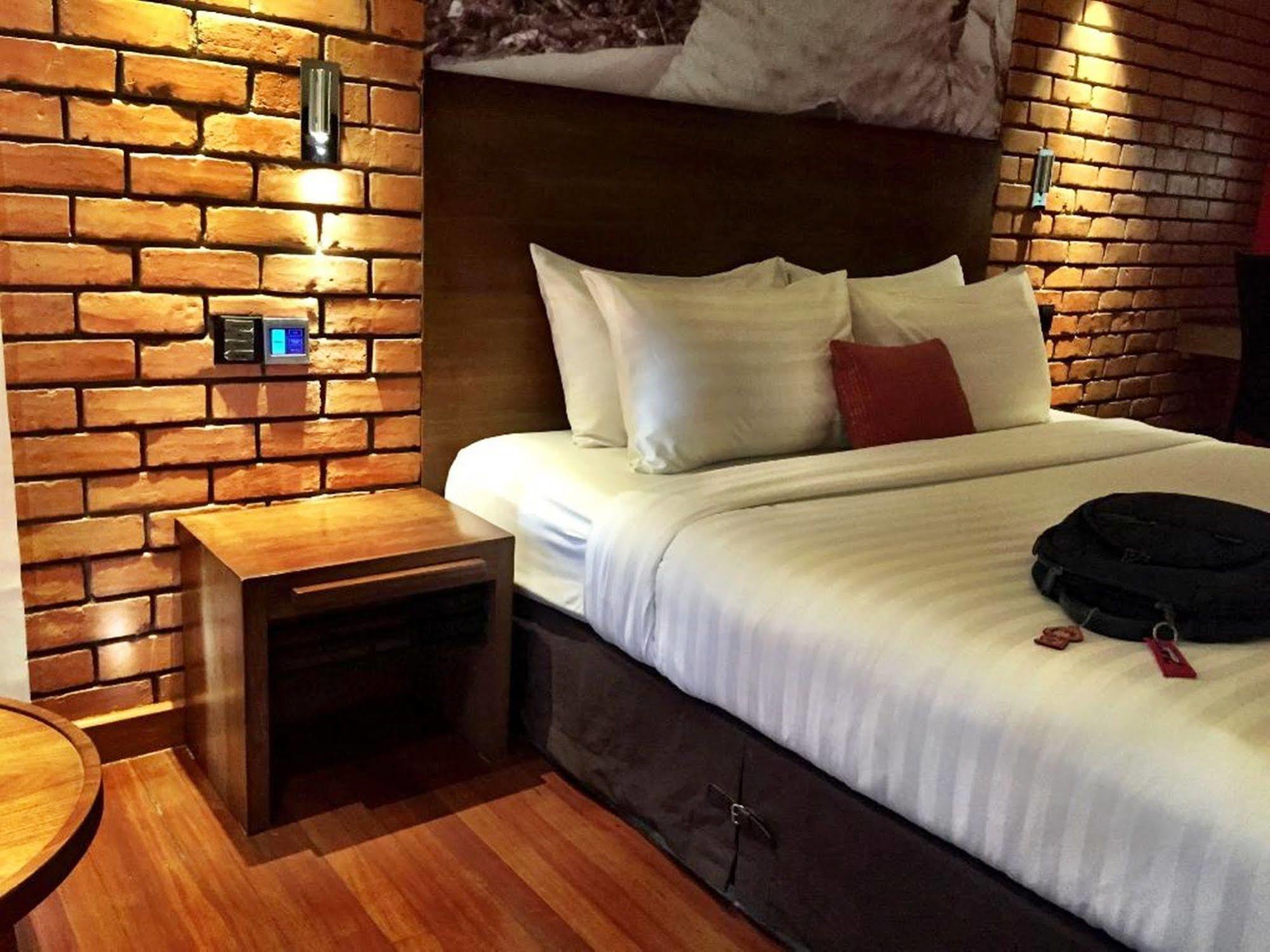 เดอะ ลอฟต์ โฮเต็ล ดาวน์ทาวน์ ย่างกุ้ง Hotel ภายนอก รูปภาพ