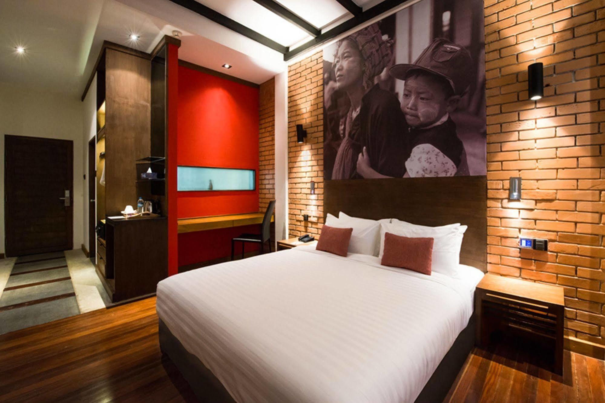 เดอะ ลอฟต์ โฮเต็ล ดาวน์ทาวน์ ย่างกุ้ง Hotel ภายนอก รูปภาพ
