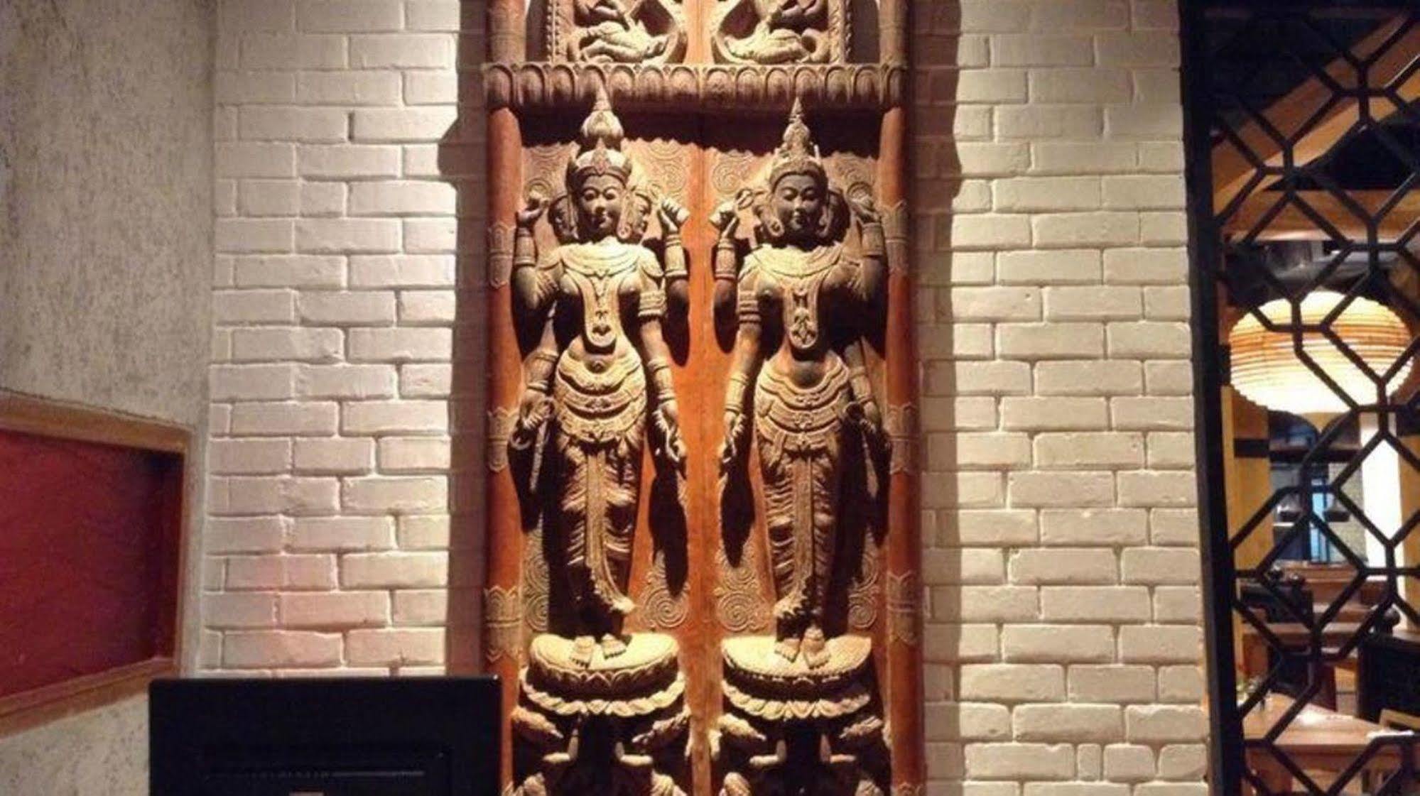 เดอะ ลอฟต์ โฮเต็ล ดาวน์ทาวน์ ย่างกุ้ง Hotel ภายนอก รูปภาพ